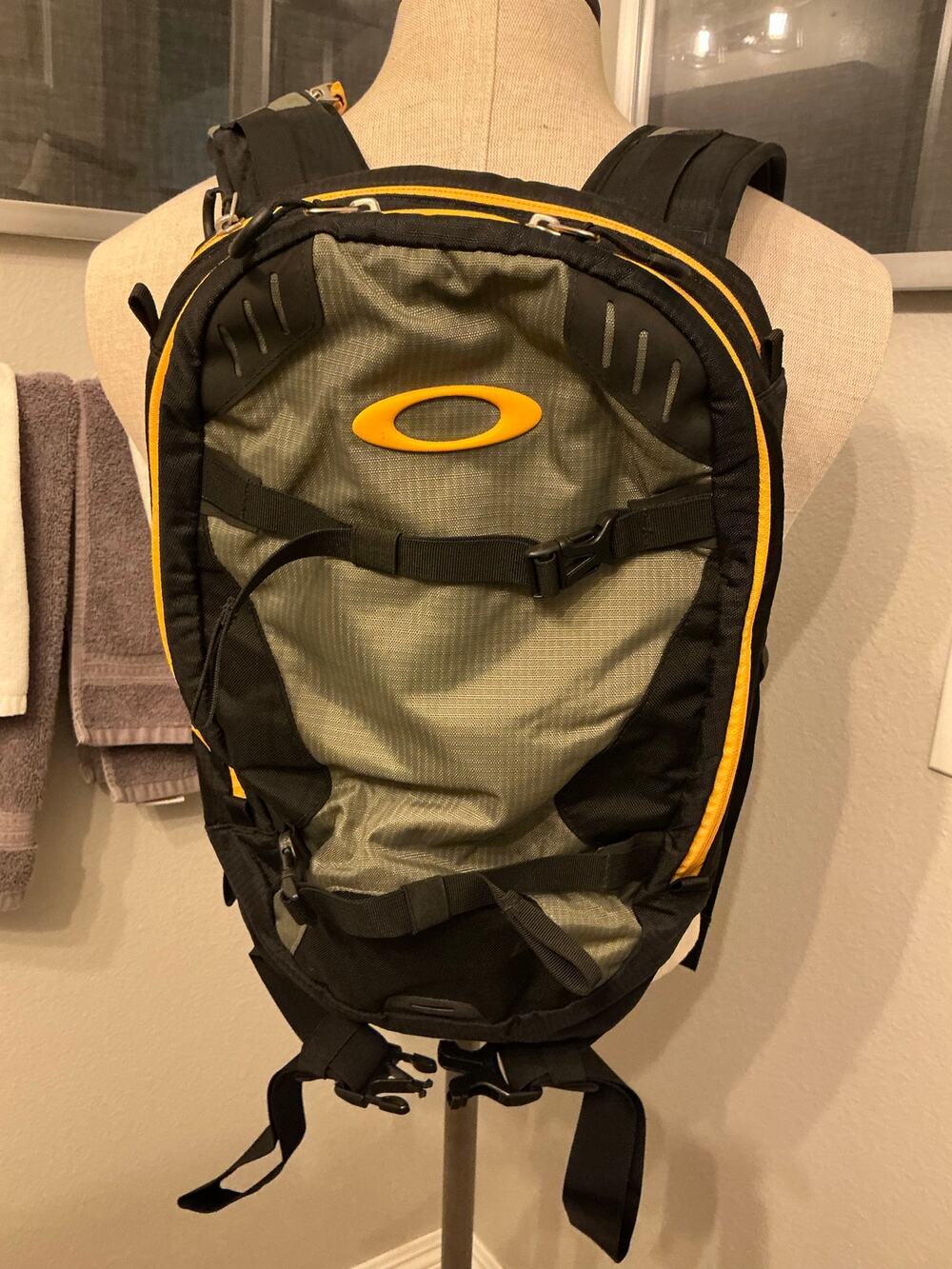 Oakley Peak RC Backpack like new